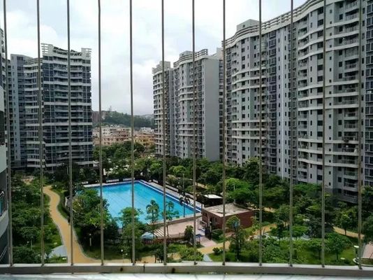 Αόρατη σχάρα από ανοξείδωτο χάλυβα 316 με απόσταση σύρματος 5cm για εύκολη διαφυγή σε περίπτωση πυρκαγιάς