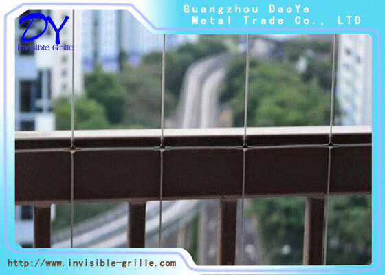 Αόρατο φράγμα ασφαλείας, σχεδιασμένο για την αποτελεσματική προστασία των παιδιών και των κατοικίδιων ζώων, διατηρώντας την αισθητική ακεραιότητα