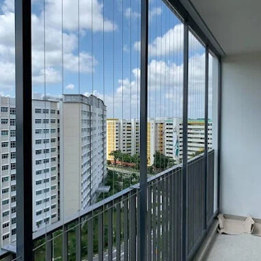 Διαφανές δίκτυο ασφαλείας με αόρατο πλέγμα μπαλκόνι που συνδυάζει αντοχή και αισθητική έλξη για σύγχρονα κτίρια