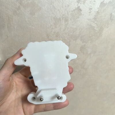 Σημείο παροχής ενέργειας σε νυχτερινό φως τάση 110 240V παρέχοντας συνεπή και ενεργειακό φωτισμό για πολλαπλές ρυθμίσεις