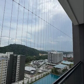 Διαφανές δίκτυο ασφαλείας με αόρατο πλέγμα μπαλκόνι που συνδυάζει αντοχή και αισθητική έλξη για σύγχρονα κτίρια