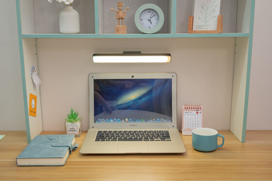 Μέχρι 8 ώρες Χρόνος χρήσης Αναφορτιζόμενο μαγνητικό λαμπτήρα 5V 1A ονομαστική τάση Κατάλληλο για βιομηχανικό και εμπορικό φωτισμό