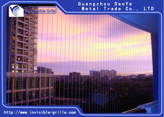 Εγκαταστήστε το σταθερά αργίλιο πλαισίων και το καλώδιο ανοξείδωτου για τις αόρατες σχάρες παραθύρων