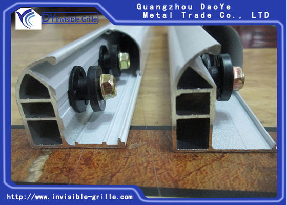 Ανθεκτική διαδρομή παραθύρων αργιλίου γλιστρώντας για τα αόρατα κάγκελα ασφάλειας παιδιών