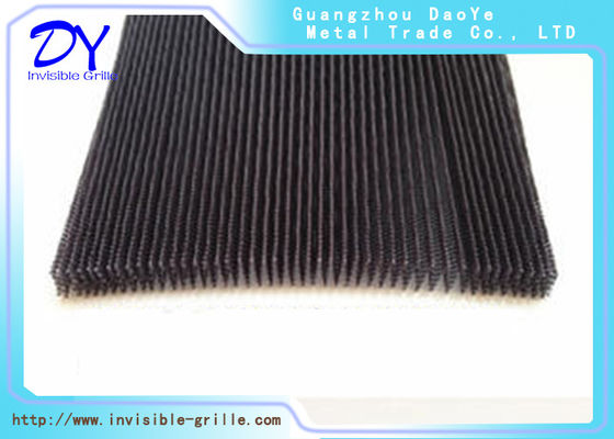 Plisse έντομο που γλιστρά διπλώνοντας το αόρατο πλέγμα πορτών οθόνης